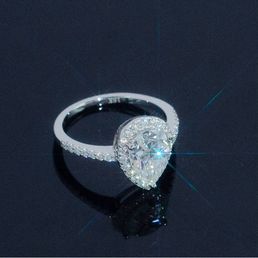 VVS Pear-Cut Moissanite Engagement Ring