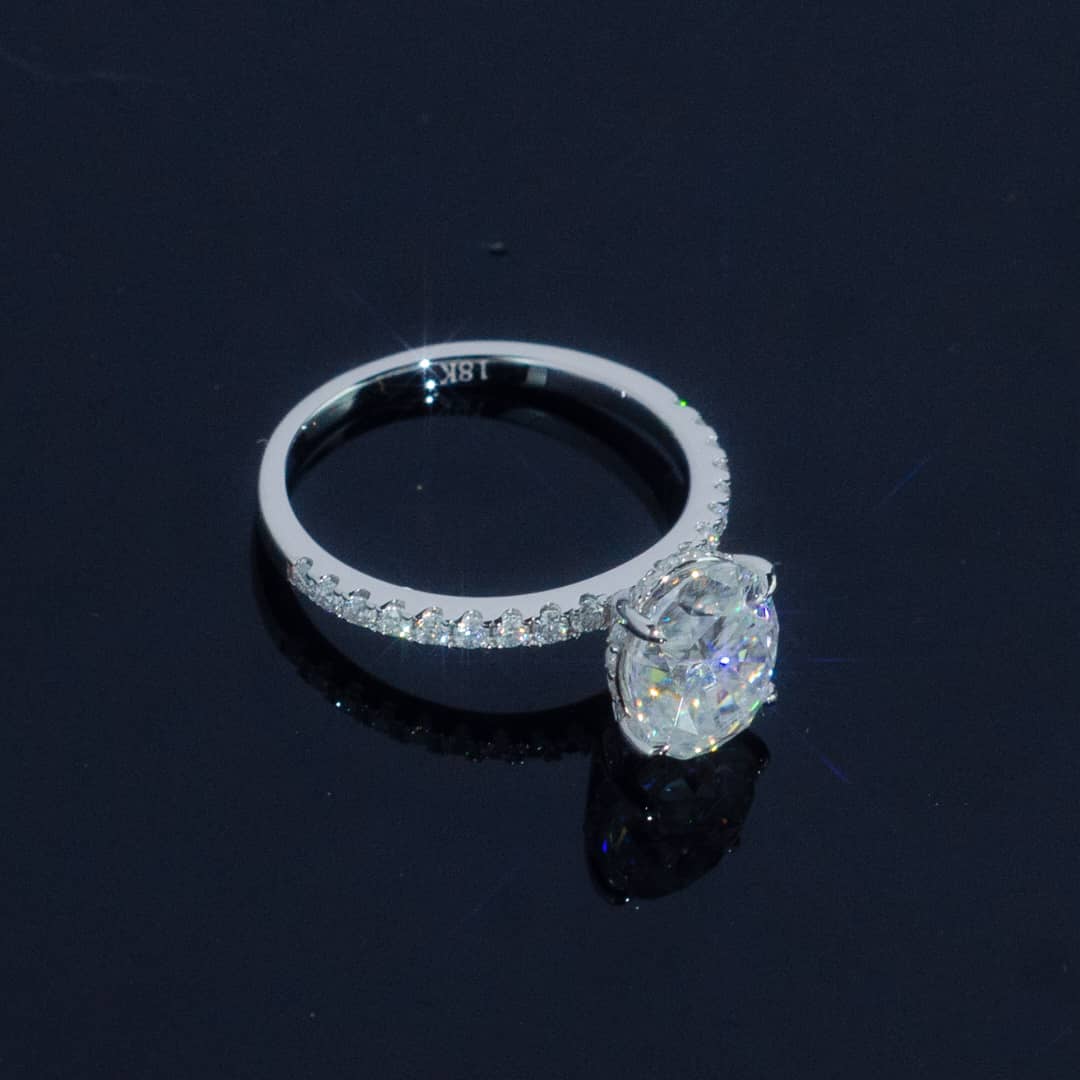 VVS Cushion-Cut Moissanite Engagement Ring
